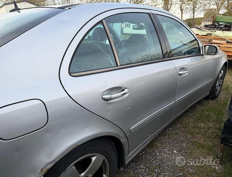 Occasion Mercedes E270 2002 Gris Berline