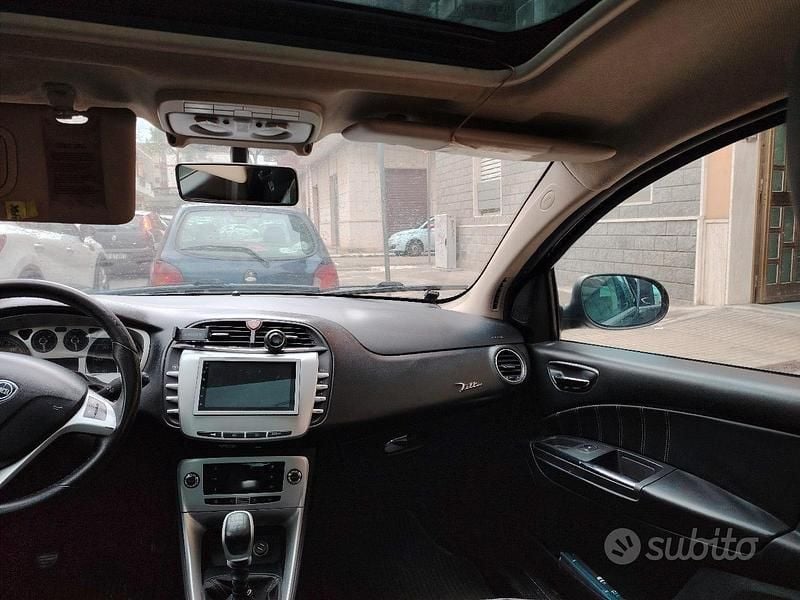 Usata Lancia Delta 190 CV (139 kW) 2008 Nero Utilitaria