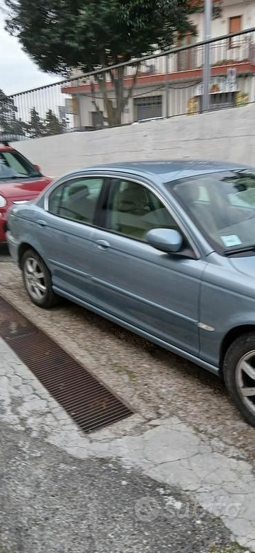Usata Jaguar X-type 130 CV (95 kW) 2004 Blu Berlina