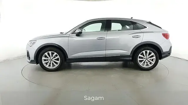 Usata Audi Q3 Sportback Business Plus 150 CV (110 kW) 2023 Argento riflesso SUV