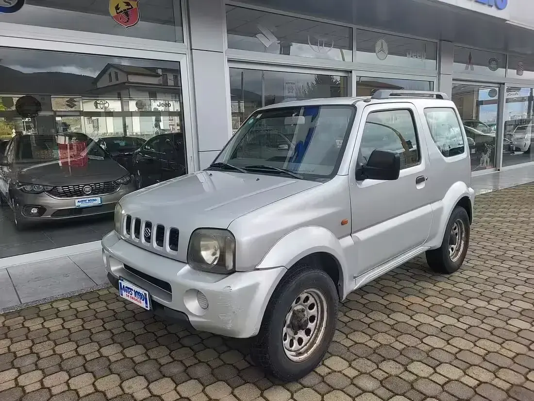 Usata Suzuki Jimny 82 CV (60 kW) 2000 Argento SUV