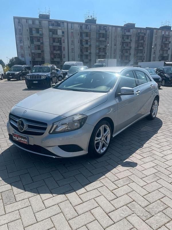 Usata Mercedes A180 Premium 108 CV (79 kW) 2014 Grigio Berlina