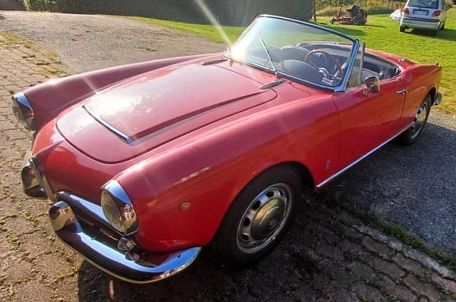 Usado Alfa Romeo Giulia Spider 90 CV (66 kW) 1964 Rojo Descapotable