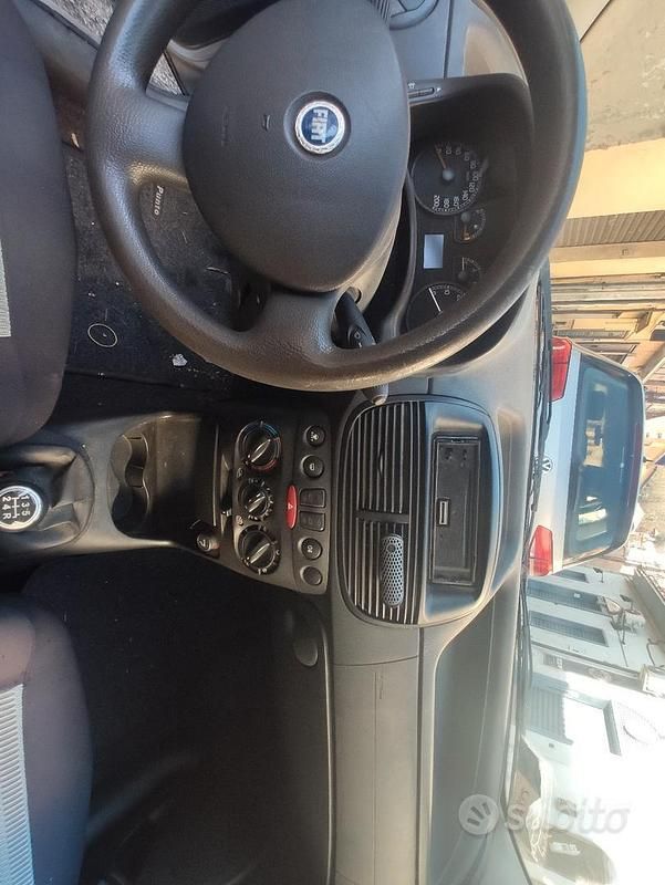 Usata Fiat Punto 69 CV (50 kW) 2006 Grigio Utilitaria