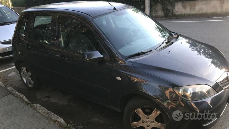 Usata 2006 Mazda 2 Monovolume | 2200 € (Buon prezzo) - Immagine 1/4