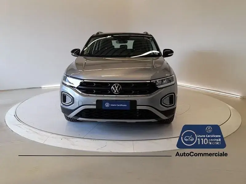 Usata VW T-Roc Life 116 CV (85 kW) 2025 Argento SUV