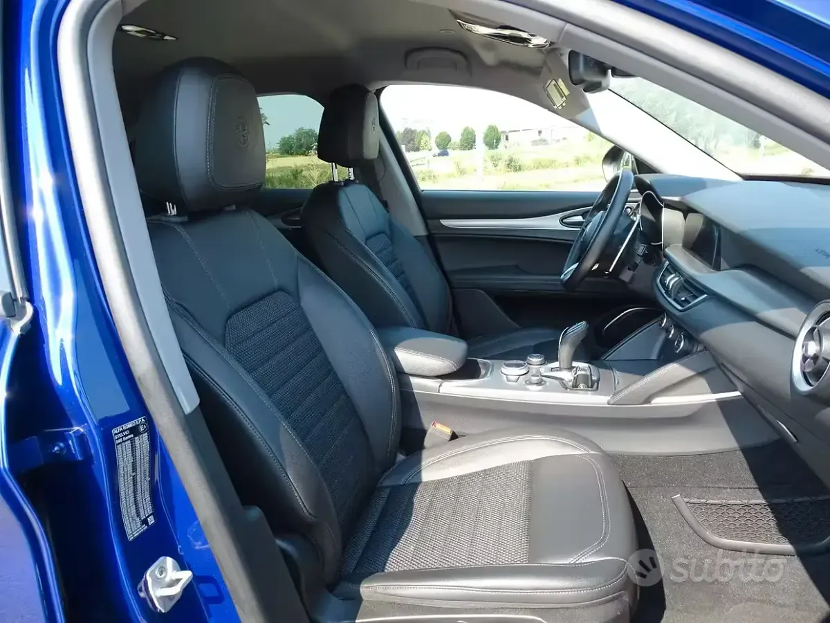 Usata Alfa Romeo Stelvio Sprint 190 CV (139 kW) 2022 Bluazzurro SUV