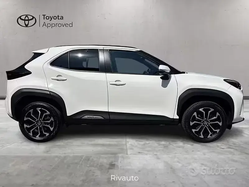 Usata Toyota Yaris Cross Trend 116 CV (85 kW) 2025 Bianco SUV