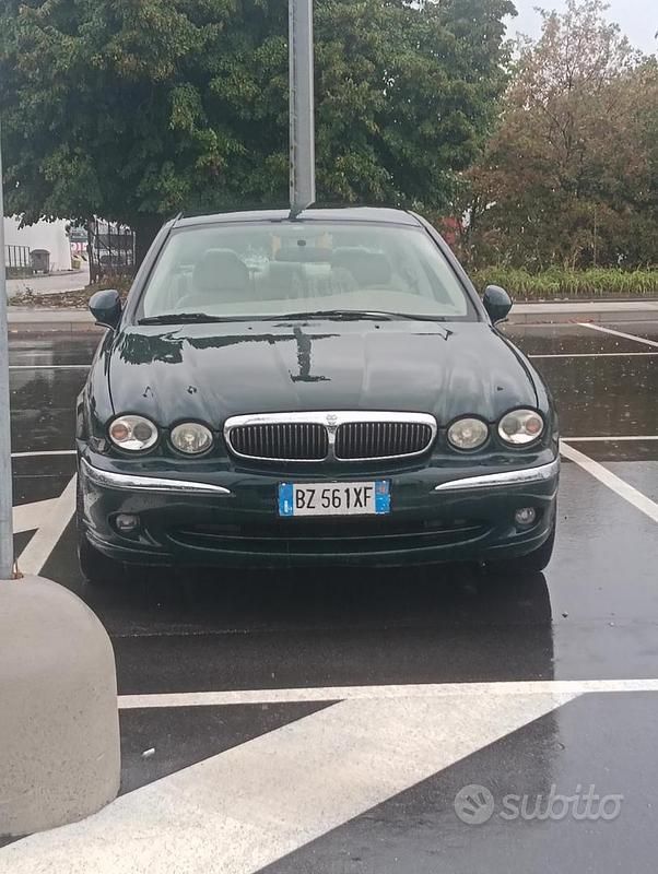 Usata Jaguar X-type 156 CV (114 kW) 2002 Verde Berlina
