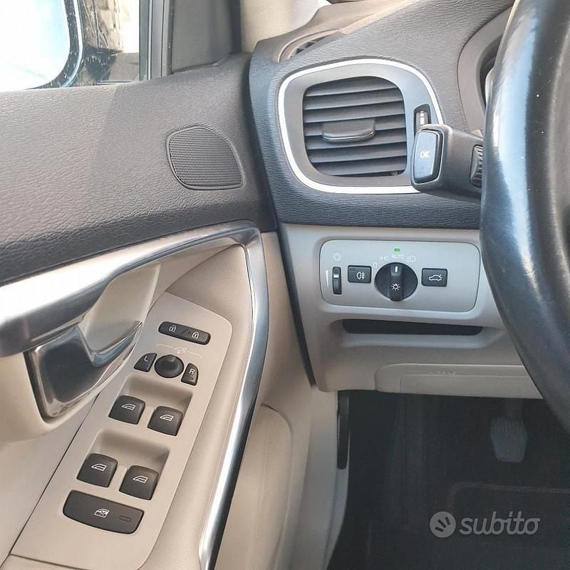 Usata Volvo V40 CC 115 CV (84 kW) 2015 Blu Station wagon