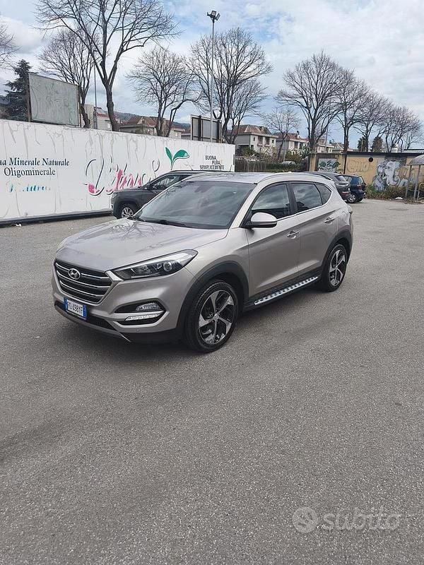 Grigio Usata 2015 Hyundai Tucson Xpossible SUV | 13.000 € - Immagine 1/4