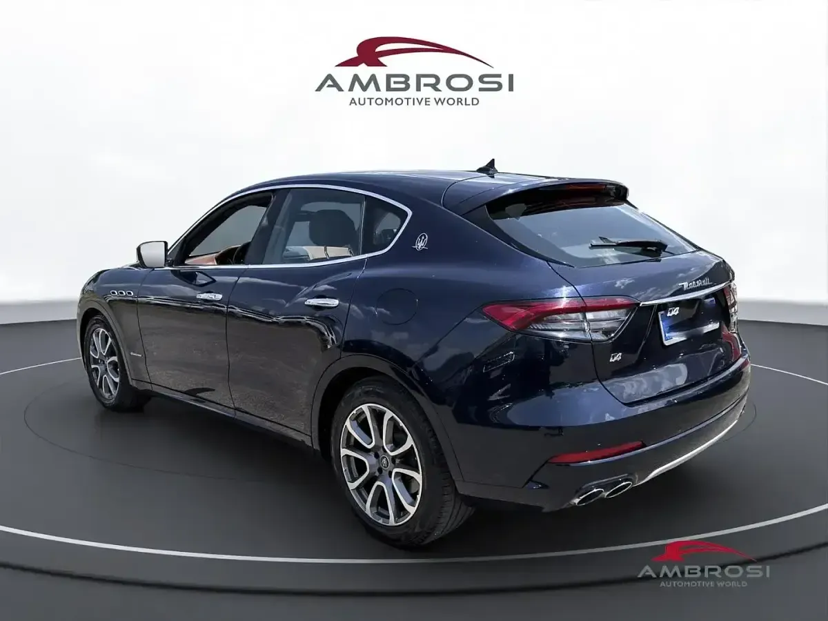 Usata Maserati Levante GranLusso 349 CV (256 kW) 2021 Blu SUV
