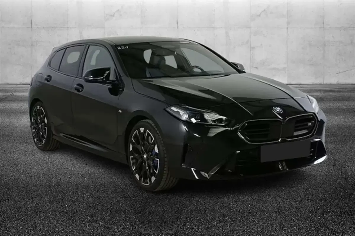 Usata BMW M135 M Sport 300 CV (220 kW) 2025 Nero Utilitaria