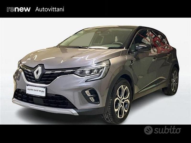 Usata Renault Captur Techno 145 CV (106 kW) 2022 Grigio SUV