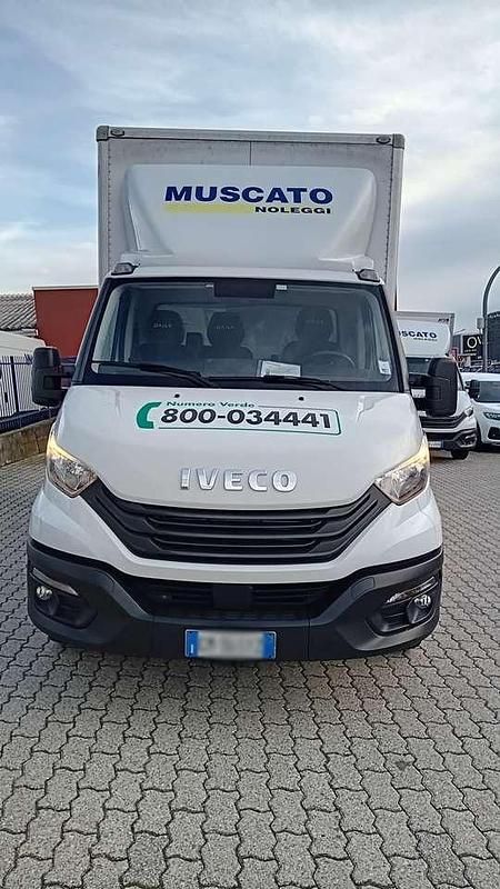 Usata Iveco Daily 160 CV (117 kW) 2023 Bianco Furgone