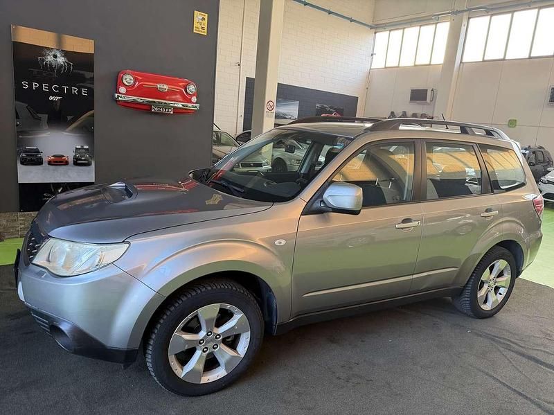 Usata Subaru Forester 147 CV (108 kW) 2010 Argento SUV