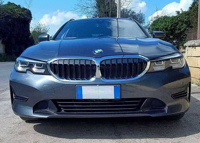 Usata BMW 318 Advantage 150 CV (110 kW) 2021 Grigio Station wagon