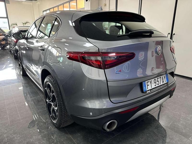 Usata Alfa Romeo Stelvio Executive 209 CV (153 kW) 2019 Grigio stromboli SUV