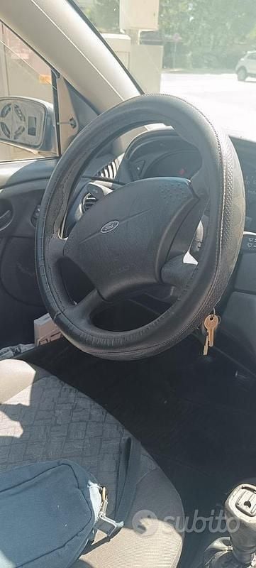 Usata Ford Focus 2001 Blu Station wagon