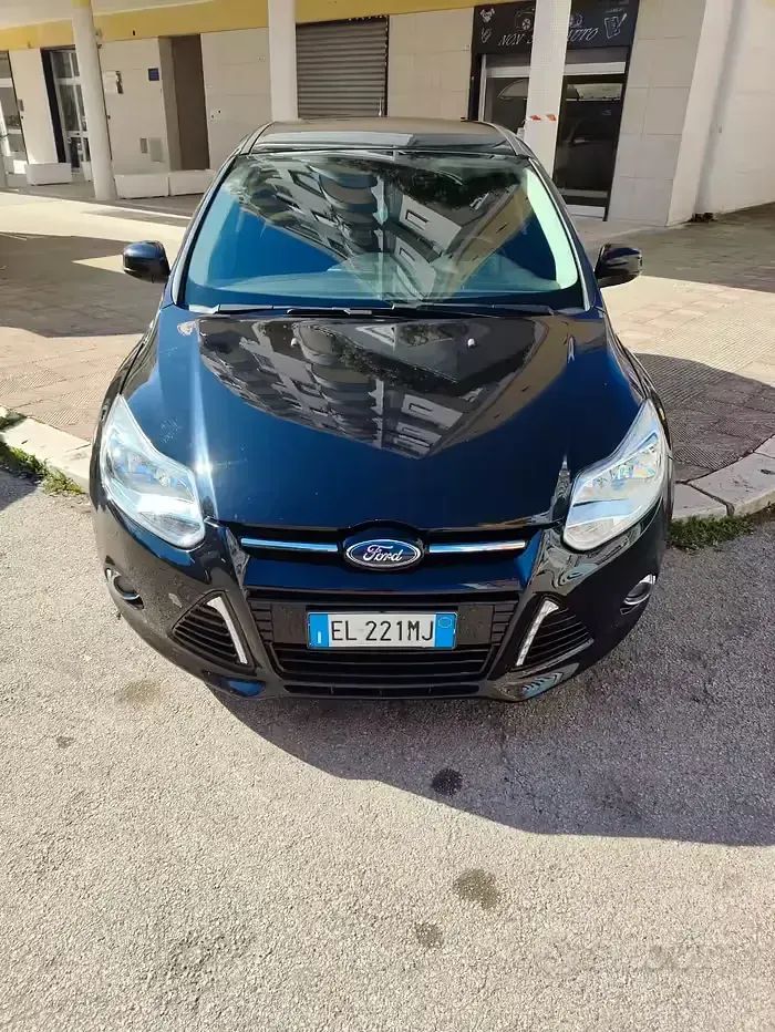 Usata Ford Focus 115 CV (84 kW) 2012 Nero Berlina