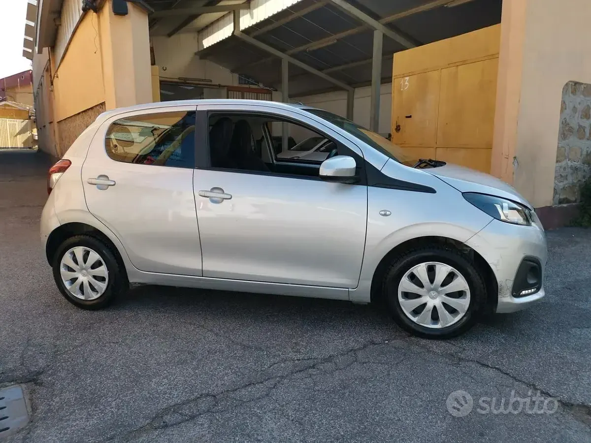 Usata Peugeot 108 GT-line 72 CV (52 kW) 2018 Grigio Berlina