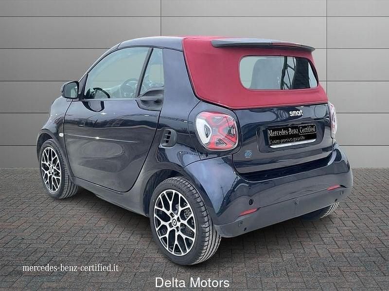 Usata Smart ForTwo Electric Drive Prime 60 kW (82 CV) 2022 Blu Cabrio