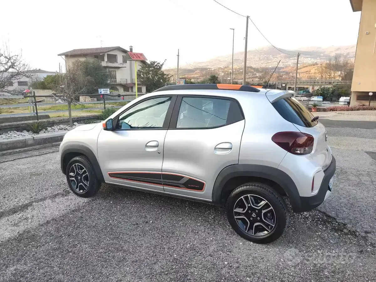 Usata Dacia Spring Comfort Plus 19 kW (26 CV) 2021 Grigio Utilitaria