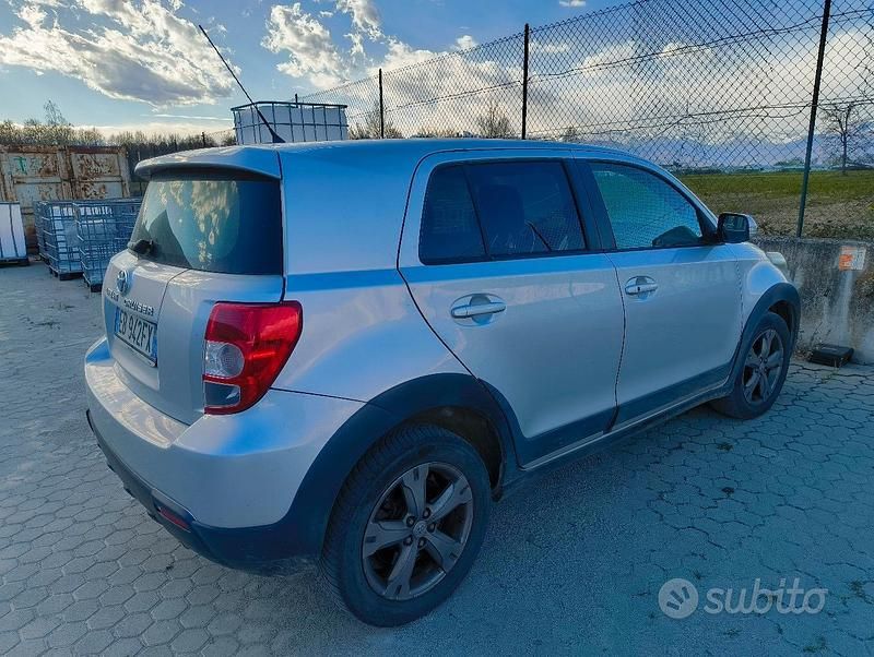Usata Toyota Urban Cruiser 90 CV (66 kW) 2010 Grigio Utilitaria