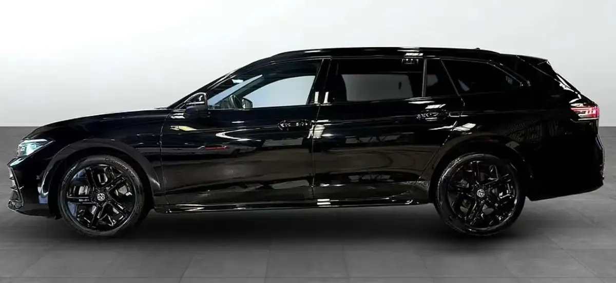 Begagnad VW Passat R-line 193 HK (141 kW) 2025 Svart Kombi