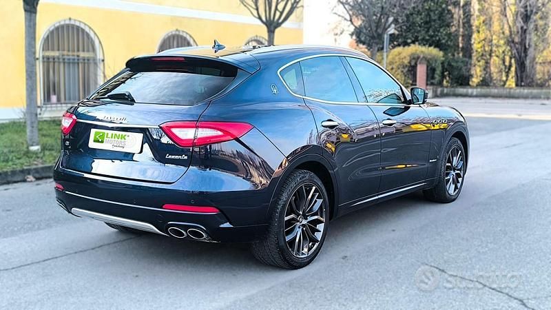 Usata Maserati Levante GranLusso 275 CV (202 kW) 2020 Blu SUV