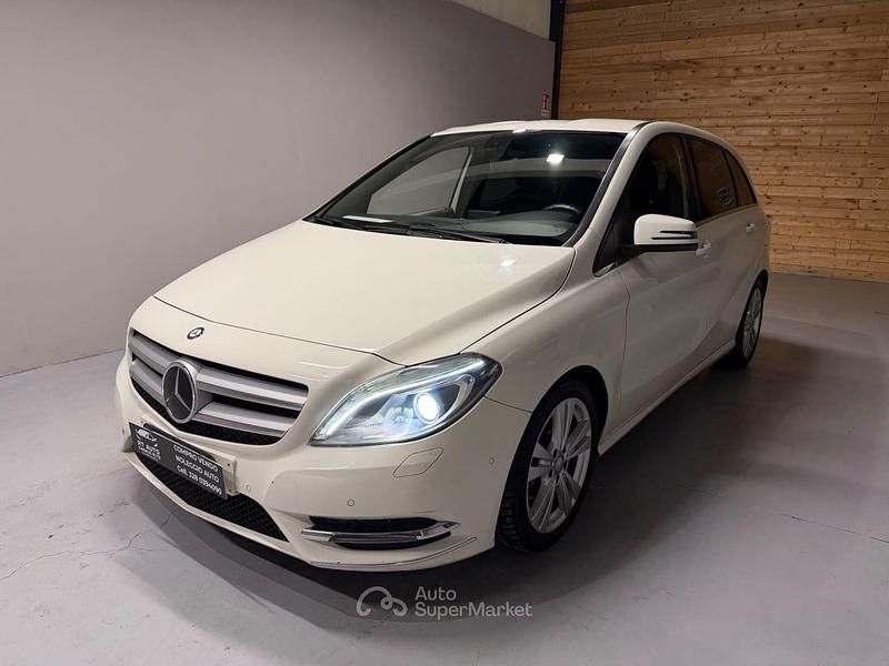 Usata Mercedes B180 Premium 109 CV (80 kW) 2013 Beige Monovolume
