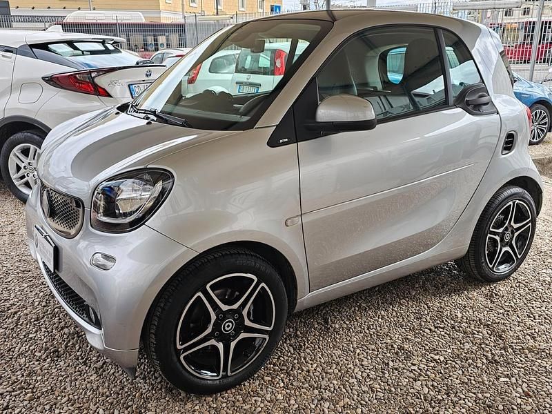Usata Smart ForTwo Coupé Prime 70 CV (51 kW) 2016 Argento Coupé