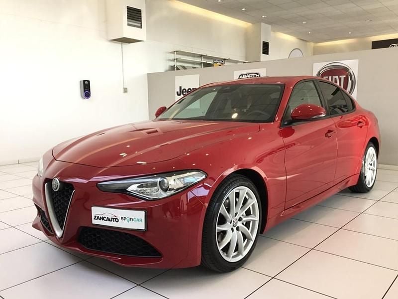 Usata Alfa Romeo Giulia Tech Edition 160 CV (117 kW) 2020 Rosso Berlina