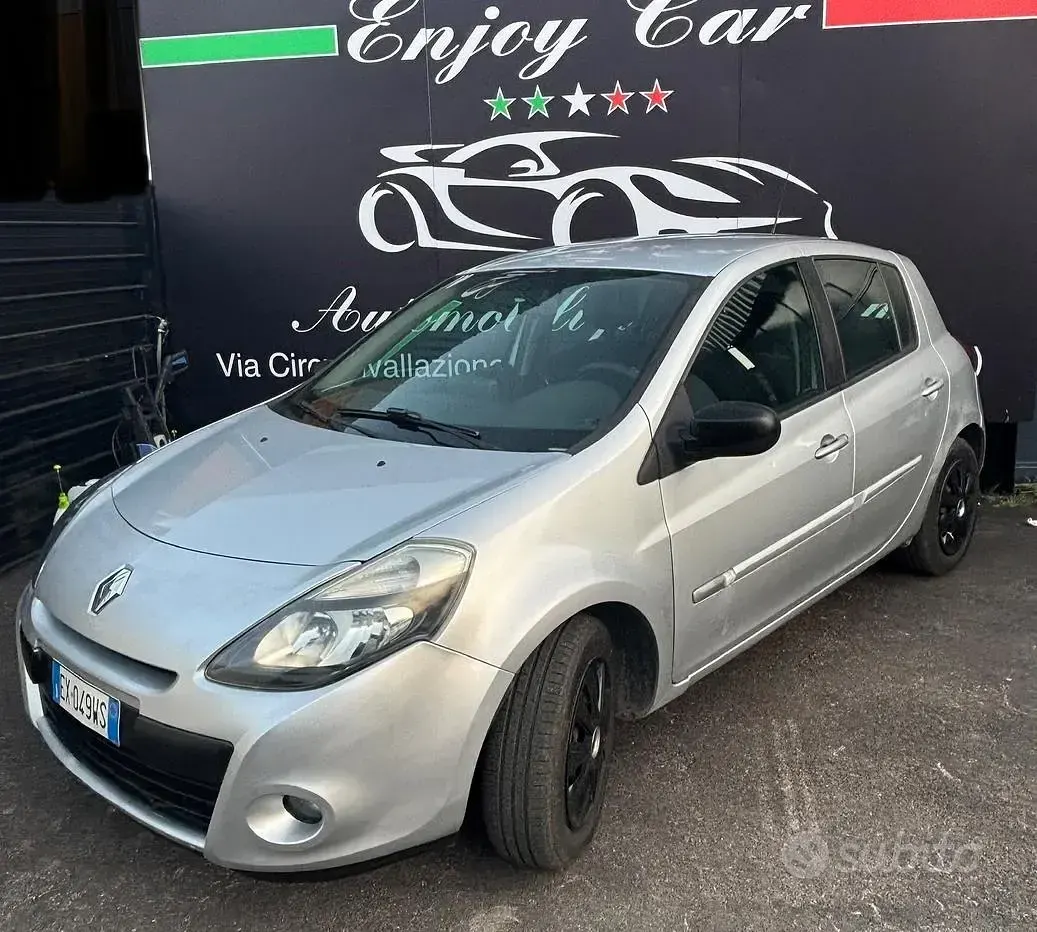 Usata Renault Clio II Dynamique 64 CV (47 kW) 2010 Grigio Berlina