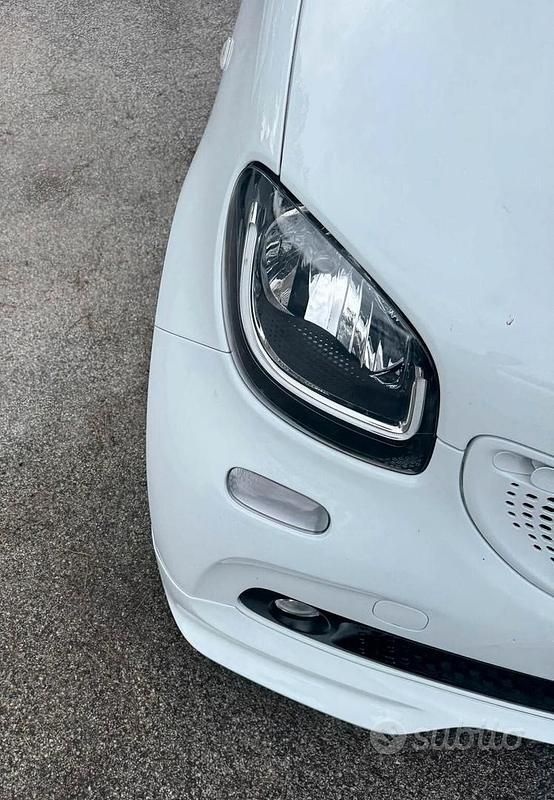 Usata Smart ForFour Passion 89 CV (65 kW) 2019 Bianco Utilitaria