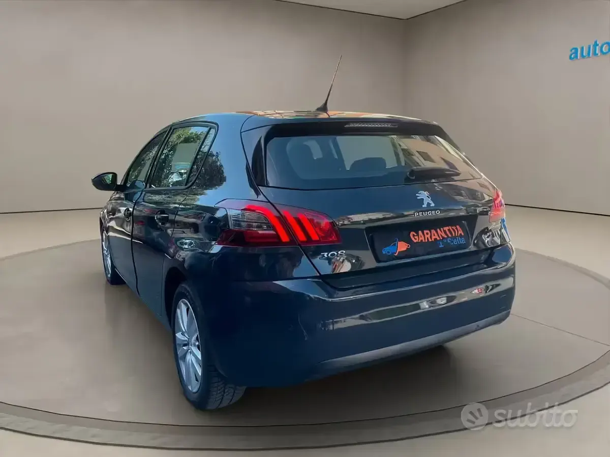 Usata Peugeot 308 131 CV (96 kW) 2019 Blu/azzurro Berlina