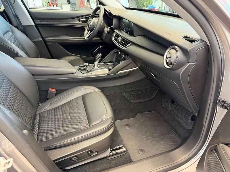 Occasion Alfa Romeo Stelvio Executive 190 ch (139 kW) 2019 Gris SUV