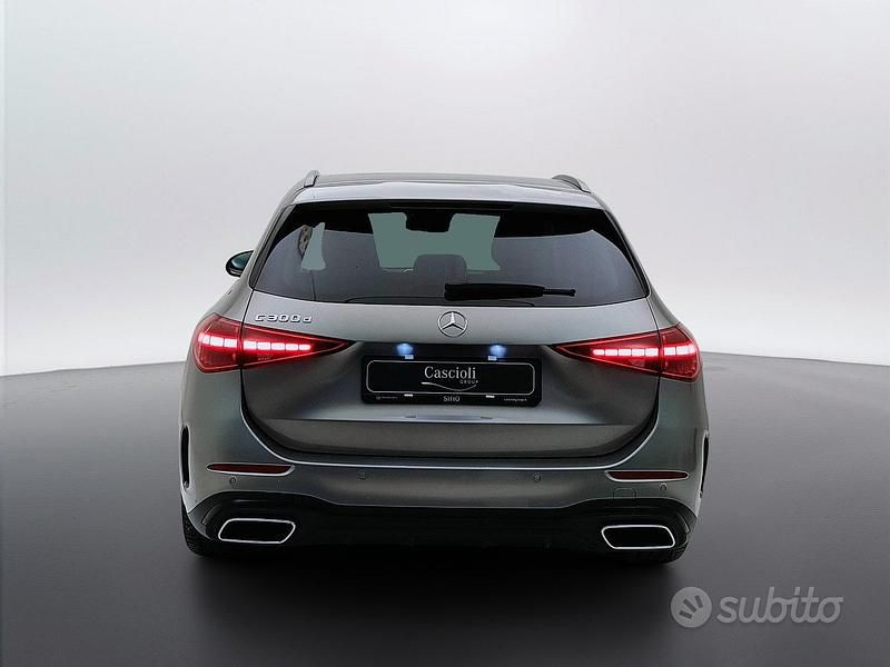 Usata Mercedes C300e Premium Plus 265 CV (194 kW) 2022 Argento mojave metallizzato Station wagon
