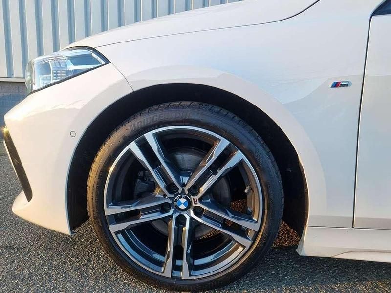 Usata BMW 118 140 CV (102 kW) 2019 Bianco Utilitaria