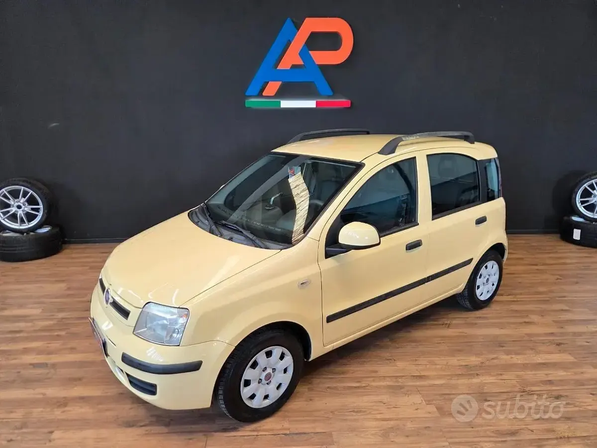 Usata Fiat Panda Dynamic 69 CV (50 kW) 2011 Giallo Utilitaria