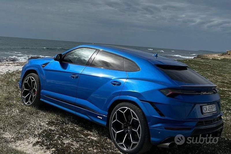 Usata Lamborghini Urus 666 CV (489 kW) 2023 Blu SUV