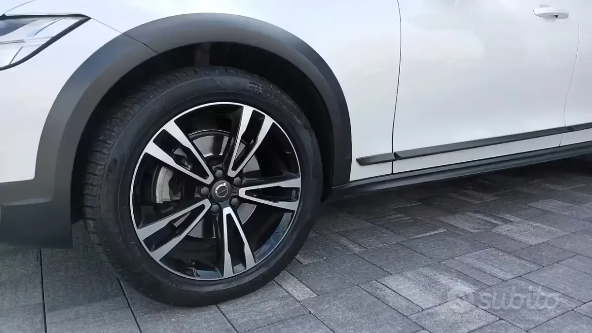 Usata Volvo V90 CC 190 CV (139 kW) 2019 Bianco Station wagon