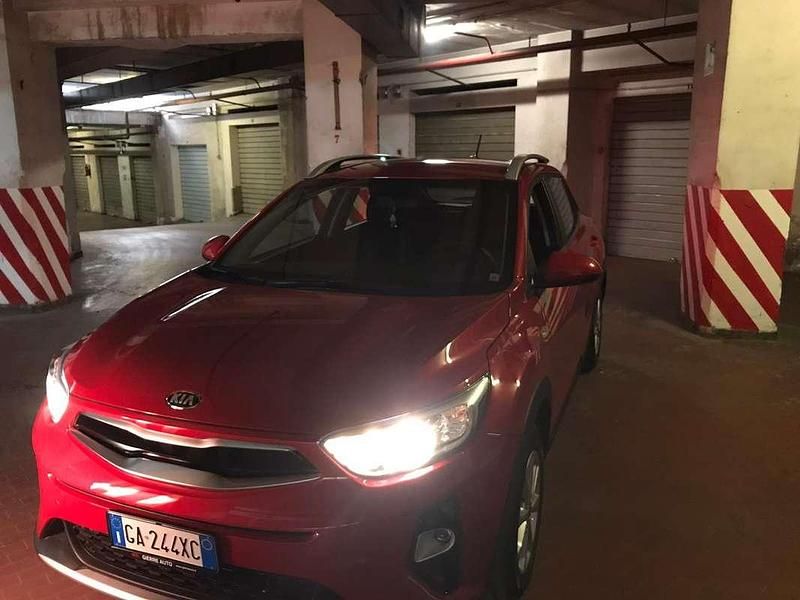 Usata Kia Stonic Style 97 CV (71 kW) 2020 Rosso SUV