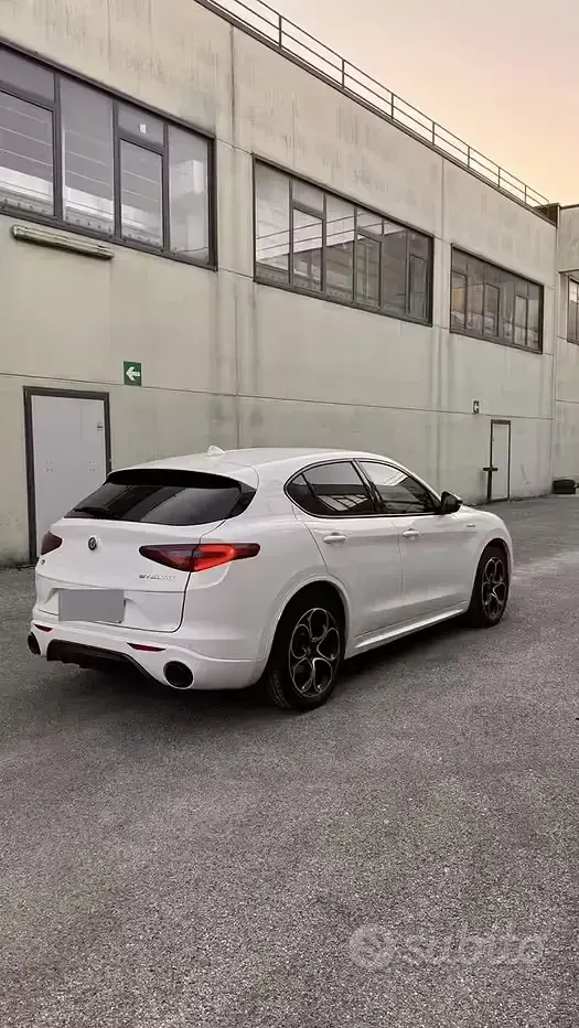 Usata Alfa Romeo Stelvio Veloce 209 CV (153 kW) 2022 Bianco SUV
