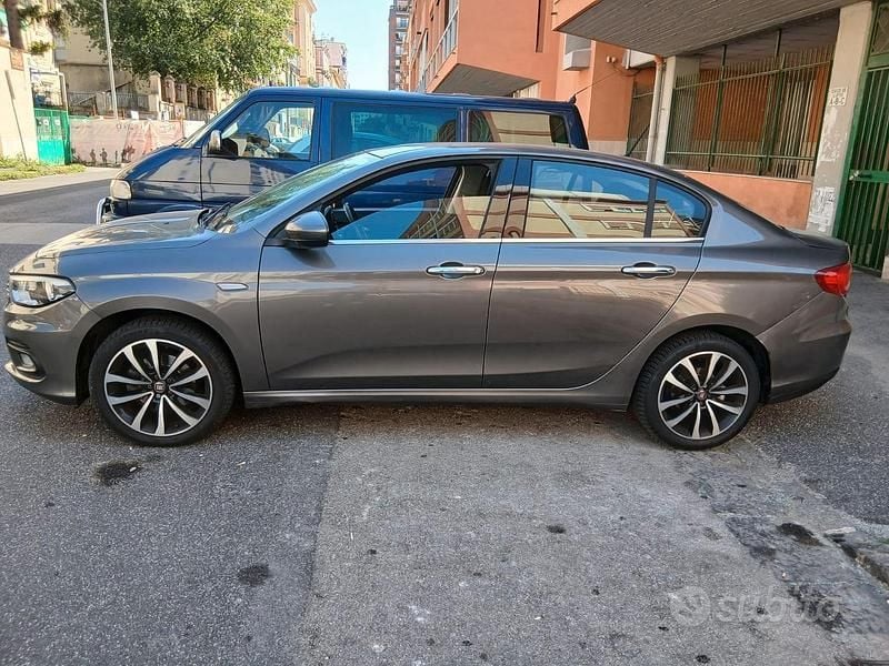 Usata Fiat Tipo Opening Edition 120 CV (88 kW) 2016 Grigio Berlina