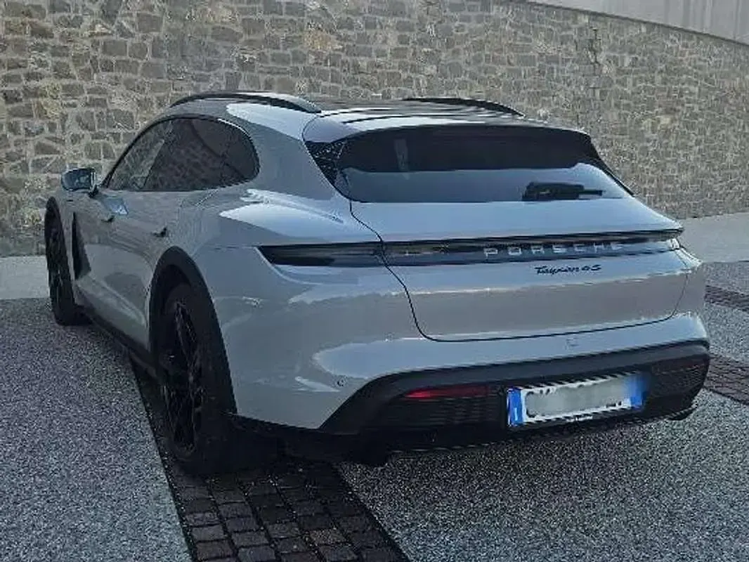 Usata Porsche Taycan Cross Turismo 139 kW (190 CV) 2022 Grigio Station wagon