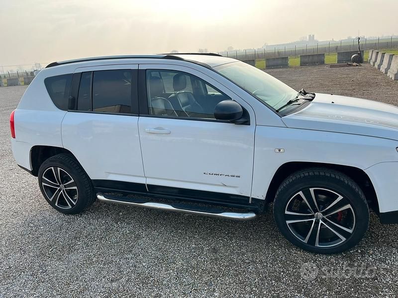 Usata Jeep Compass 163 CV (119 kW) 2011 Bianco SUV