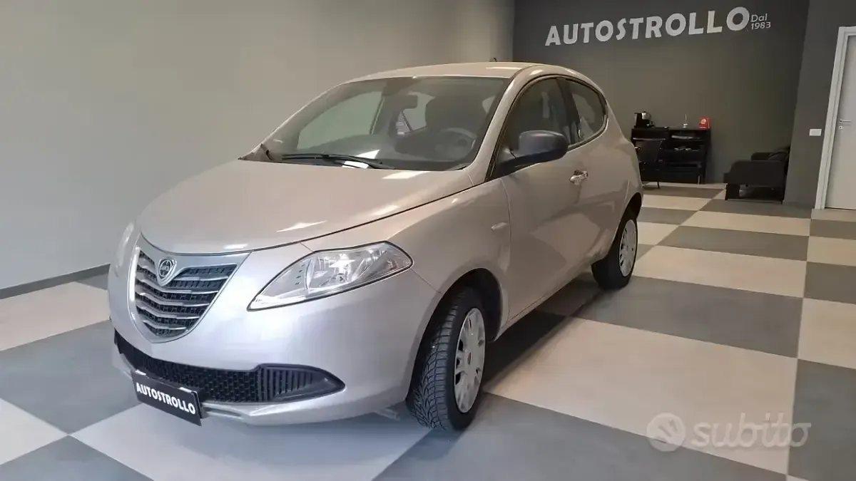 Usata Lancia Ypsilon 80 CV (58 kW) 2014 Grigio Utilitaria