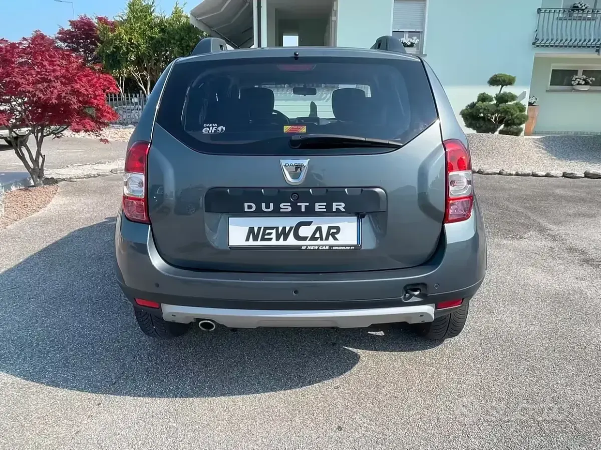 Usata Dacia Duster 109 CV (80 kW) 2017 Grigio SUV