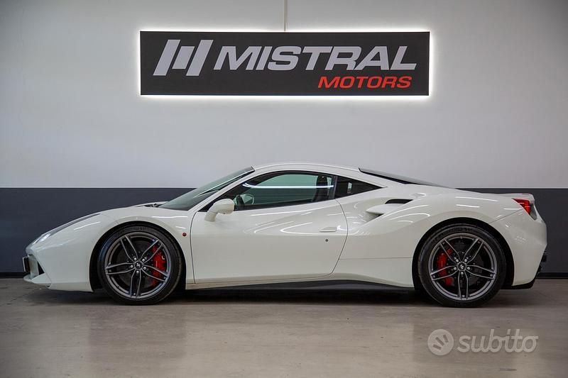 Usata Ferrari 488 670 CV (492 kW) 2016 Bianco Coupé